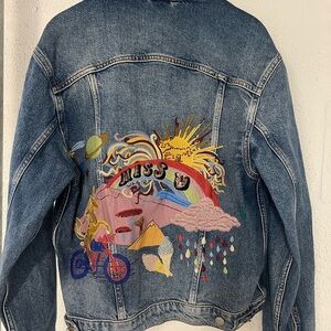 🔥🔥Zara Medium-to-Light Wash Distressed Jean Jacket Relaxed Fit